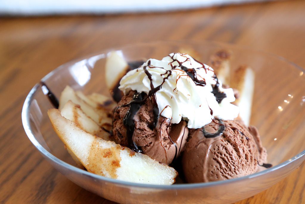 Something Healthy, Something Sweet: Poached Pear Chocolate Craving