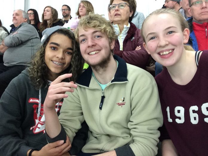 c5f5d30b-enjoying-game.