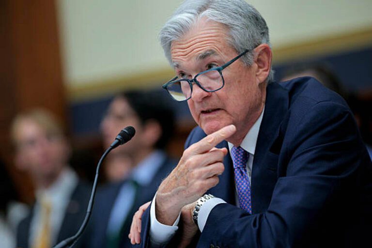 Powell: Fed Can Wait on Rates to See Impact of Iran War